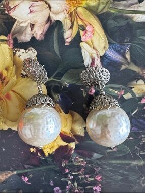 Vintage Elegant White Pearl Drop Earrings with Silver Filigree